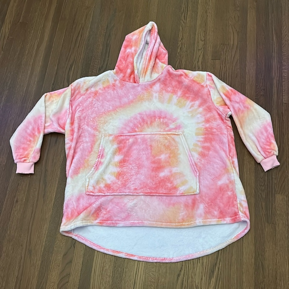 Top Trenz Oversized Tie Dye Comfy Shirt / Blanket